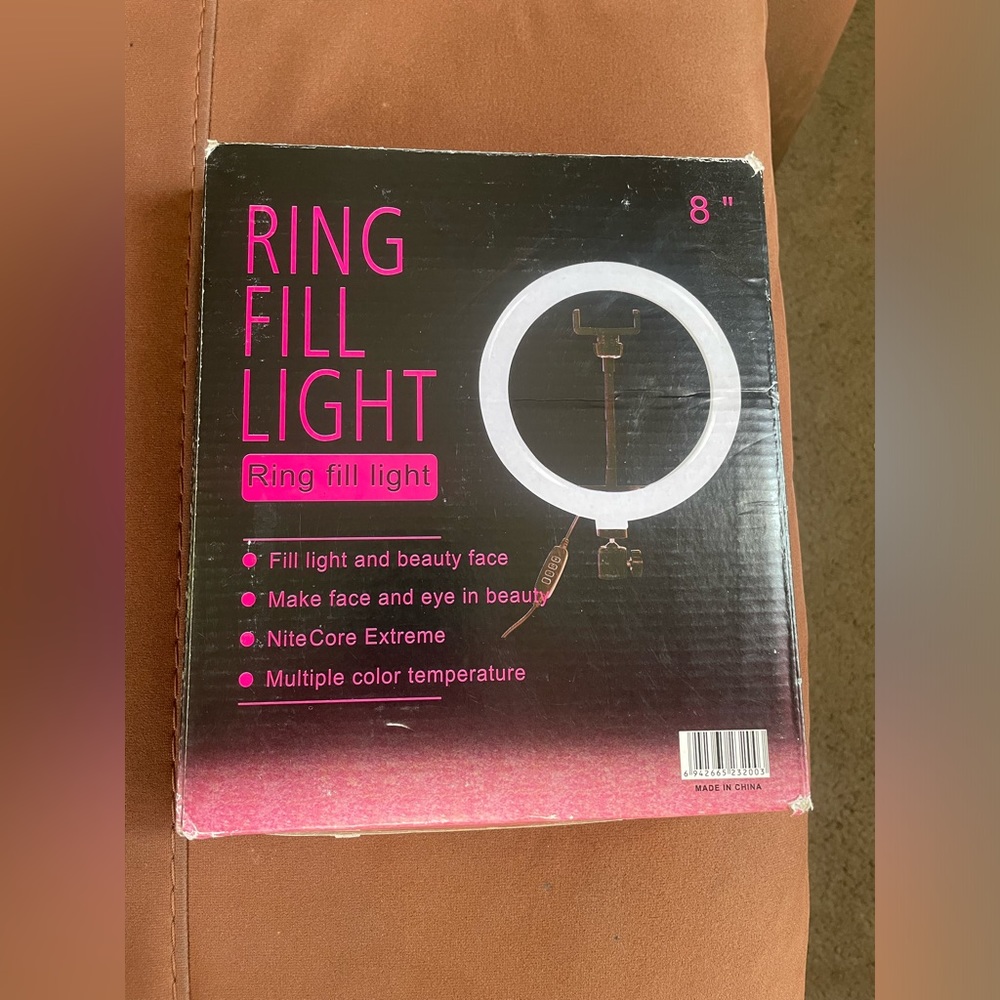 8” Ring Fill Light. Perfect For Beginner Content Creators 💡
